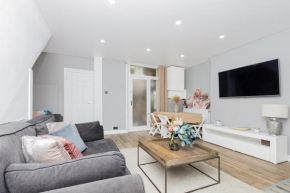 2BR flat in Kensington, 2 mints Earl's Court tube